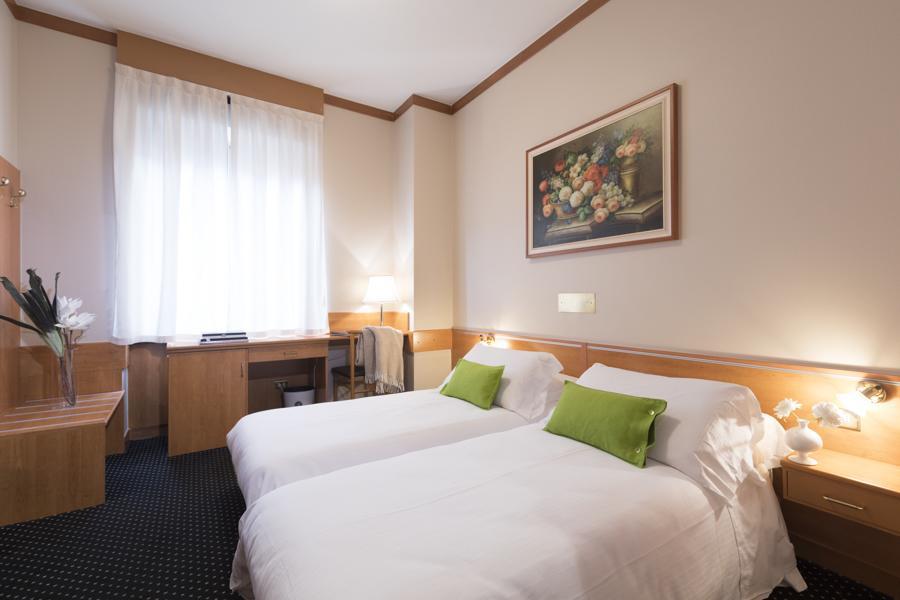 Hotel Mentana, By R Collection Hotels Milan Bagian luar foto